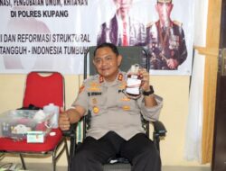 Jelang Hari Bhayangkara ke-76 Kapolres Kupang Bersama Ketua Bhayangkari Cabang Kupang Melakukan Donor Darah