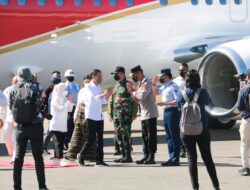 Pangdam IX/Udayana Sambut Kedatangan Presiden RI di Bandara Komodo