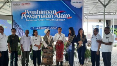 Tren Fashion Sustainable, BCA dan Warlami Ajak Penenun TTS Terapkan Konsep Ecofashion