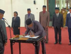 Bupati Sumba Barat Lantik 8 Orang Eselon IIB