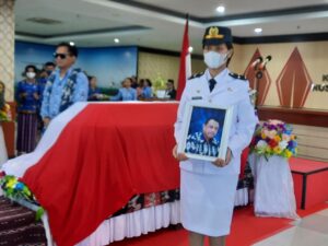 Upacara Pelepasan Jenazah Sekda NTT Domu Warandoy