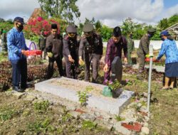 Songsong HUT Ke-77 TNI, Kodim 1613/Sumba Barat Ziarah Rombongan di TMP Pada Eweta