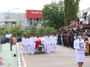 Lepas Jenazah Sekda Domu Warandoy, Gubernur NTT: Saya Sangat Kehilangan