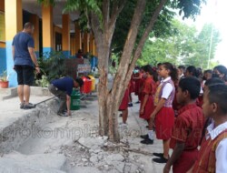 Penjabat Wali Kota Kupang Gandeng Insan Pers Tinjau Kebersihan Sejumlah Sekolah di Kota Kupang