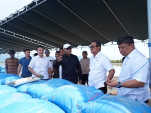 Menteri Kelautan dan Perikanan Tinjau Lahan Tambak Garam Nunkurus Kabupaten Kupang