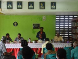 Warga Manutapen Minta Pemkot Perbaiki Jalan Rusak
