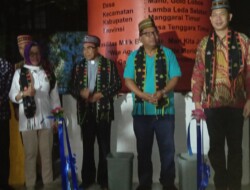 Julie Laiskodat Fasilitasi Sumur Air Bersih di Kawasan Agrowisata Kopi di Mano