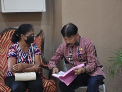 Pj Walikota Kupang Terima Pengaduan Masyarakat di Rumah Jabatan