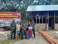 Dandim 1613/Sumba Barat Tinjau pelaksanaan Rehab RTLH Program Kodam IX/Udayana Didesa Ringu Rara