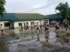 Jaga Kebugaran Tubuh Personil Kodim 1613/Sumba Barat Laksanakan Senam Kesegaran Jasmani (SKJ) 88