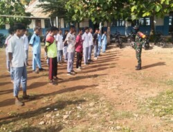 Bentuk Karakter Kedisiplinan Siswa, Babinsa 1613-03/Katikutana Latih PBB  di SMK 1 Mamboro