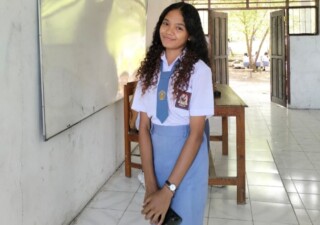 Puisi Anak SMA di Kupang Jangan Panggil Aku Tiles