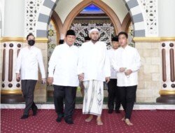 Didampingi Gibran, Lebaran Hari Pertama Prabowo Silaturahmi dengan Habib Syech di Solo