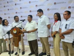 Daftar ke KPU, Partai Gerindra NTT Sampaikan Pesan Perdamaian