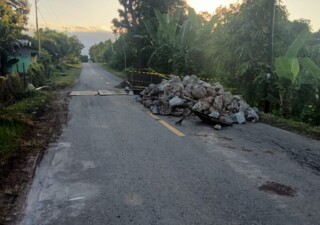Hati-Hati, Jalan Berlubang di Area Bama Trans Larantuka-Maumere
