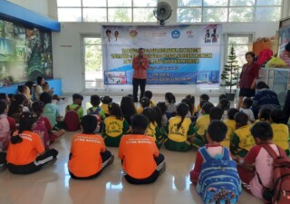 Sejumlah Pelajar di Kota Kupang Belajar Bersama Tentang Dongeng dan Melukis Mural Benda Koleksi Museum