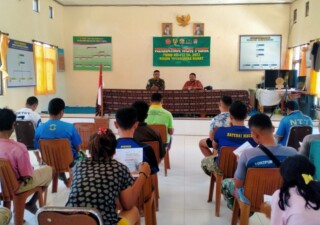 Cegah PMK, Satgas TMMD ke-117 Kodim 1613/Sumba Barat Gandeng Disnak Beri Sosialisasi Kepada Masyarakat