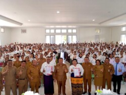 Pj Wali Kota Kupang Serahkan 376 SK PPPK Formasi Tahun 2022
