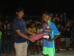 Dandim 1613/Sumba Barat Resmi Tutup Turnamen Bola Volly Tingkat SMP