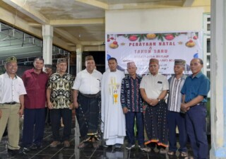 Nataru Bersama Keluarga Besar Golres Kupang, Sederhana dan Bermakna