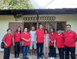 Balon Gubernur NTT, Roy Bulan Sambangi Rumah Warga Penerima Bantuan Lanjutan dari Luna Foundation