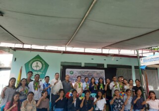 Balon Gubernur Roy Bulan Ajak Perempuan NTT Ikut Jejak Kartini
