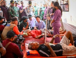 Danrem 161/Wira Sakti Dampingi Wakil Presiden RI Tinjau Warga Masyarakat Korban Erupsi Gunung Lewotobi Laki-Laki