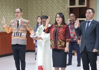Lantik Direksi Baru PT. KI Bolok dan PT. Flobamor, Pj. Gubernur Andriko: Jalankan Prinsip Good Coorporate Governence