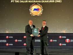 JNE Kembali Raih Penghargaan Courier of The Year di Indonesia Logistics Awards 2025