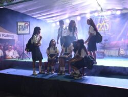 Pentas Seni Semarakkan Dies Natalis ke-25 SMPK St. Fransiskus Xaverius Ruteng Bersama St. Fransiskus Xaverius: Mendidik & Melayani dengan Hati