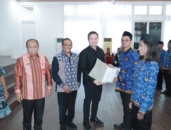 Wali Kota Kupang Serahkan SK PPPK Paruh Waktu: Tekankan Disiplin, Tanggung Jawab, dan Semangat Kerja