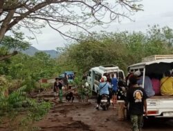 Jalan di Nurabelen Darurat, Makin Sulit Dilintasi Saat Hujan Lebat, Butuh Bantuan Alat Berat