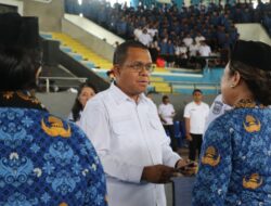 Gubernur Melki Laka Lena Serahkan 2.497 SK PPPK Tahap II