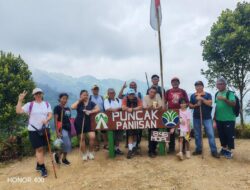 Keluarga Manggarai Bogor Gelar Hiking, Pererat Persaudaraan dan Kepedulian Lingkungan