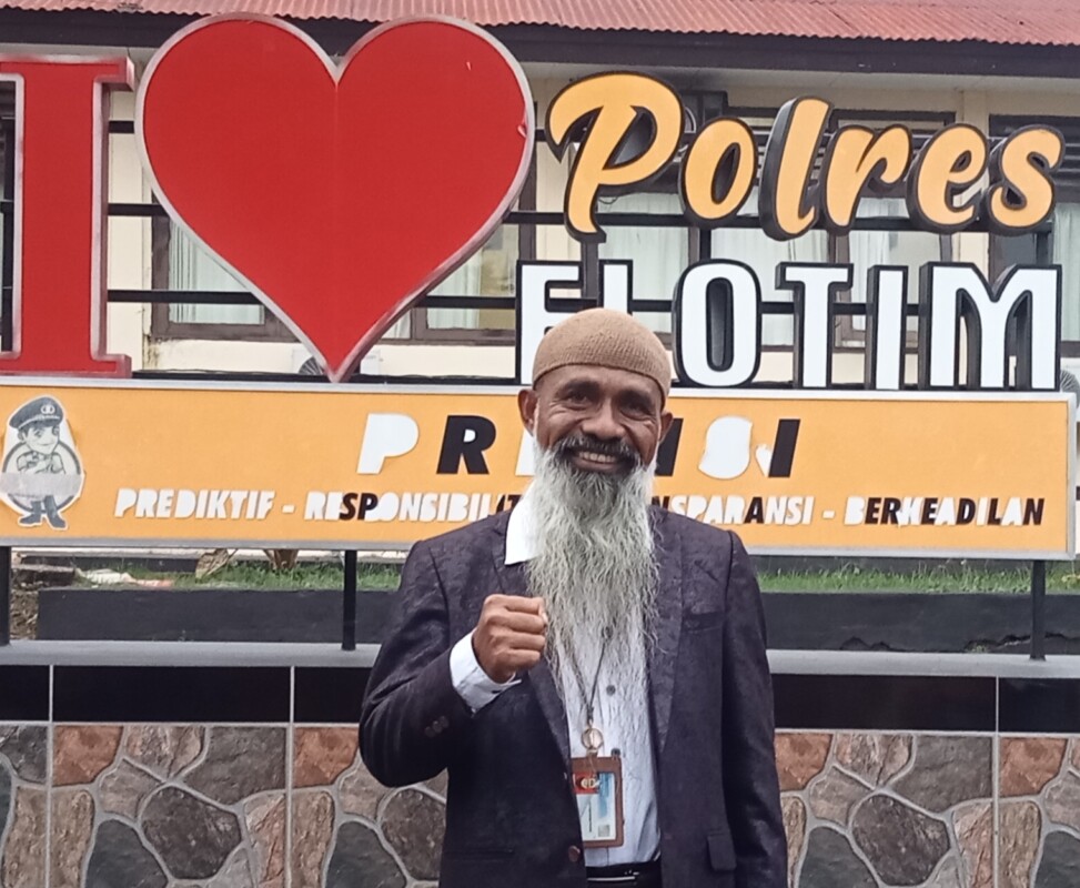 Advokat Mateus Mamun Sare,SH, Kuasa Hukum tersangka CAT (18) yang mendatangi Mapolres Flotim, Senin 20 April 2026 bersama Keluarga tersangka meminta Polisi hentikan proses hukum kasus Narkoba penangkapan CAT (18),dkk jika Polisi tak tangkap oknum J, karena berpotensi menyesatkan proses peradilan: Foto (OLA/Ranakanews.com)