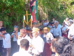 Ratusan Umat Katolik Ikuti Prosesi Patung Bunda Maria Penolong Abadi