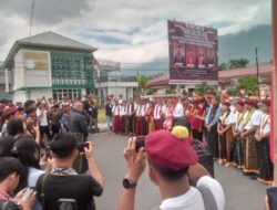 Bupati Hery Nabit Sambut Delegasi Kongres Nasional PMKRI dengan Adat Manggarai