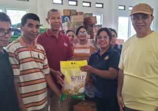 Paroki Sta.Familia Sikumana Melalui DPP Bersama WKRI Salurkan Bantuan untuk Masyarakat Terdampak Gempa Flores