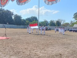 Dibawah Kibar Merah Putih, Kades Lewotobi Ajak Warga Doakan Korban Gempa Bumi 7,7 SR Goyang Tanah Flores 