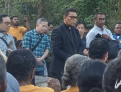 Kembang Baju Kuning By Lewouran, Sambut Padre Marco,SVD Pulang Rayakan HUT ke 58, Bersama Sahabatnya