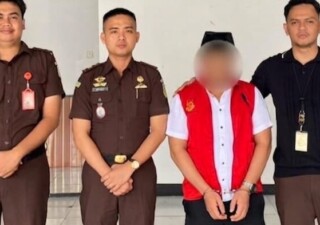Terdakwa J perantara jual beli Narkotika jenis Sabu 1 Kg lebih divonis 15 tahun Majelis Hakim PN Pangkalan Bun Sukamara Kalimantan Tengah, dalam sidang Senin 31 Agustus 2026: Foto (Okezone.com/RN)