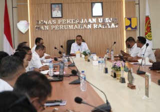 Gubernur NTT Emanuel Melkiades Laka Lena memimpin rapat konsolidasi penanganan Infrastruktur, Kesehatan dan Pendidikan pada masa tanggap darurat dan pasca tanggap darurat dampak bencana Gempa Flores, bersama jajaran Pemprov NTT, Rabu 2 September 2026: Foto (Dio/BiroAdm/Ranakanews.com)