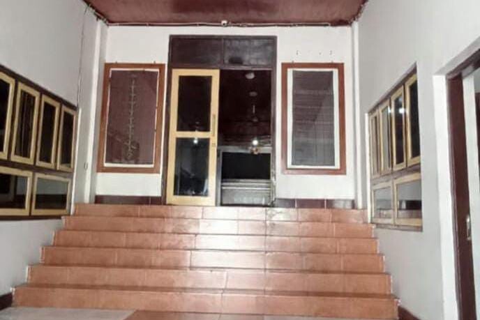 Sepi Gedung Bale Gelekat Lewotana DPRD Flotim, dimana Ketua DPRD Flotim Albert Ola Sinour juga tak masuk pada Jumat, 4 September 2026, saat dua Pimpinan DPRD Flotim sudah lebih dulu bertugas keluar daerah: Foto (RS/OLA/Ranakanews.com)