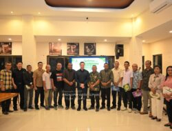 Beta Bersih Beri Bonus 10 Lurah Juara, Wali Kota: “Tidak ada Superman, yang Ada Super Tim