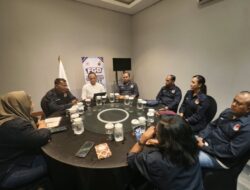 Perkuat Kapasitas Hukum, Komisi Informasi NTT Hadirkan Dr. Mikhael Feka