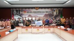 Gubernur Melki Laka Lena, LLDIKTI & Kemdiktisaintek Percepat Pemulihan Pascabencana Flores, Bantu Rp1M
