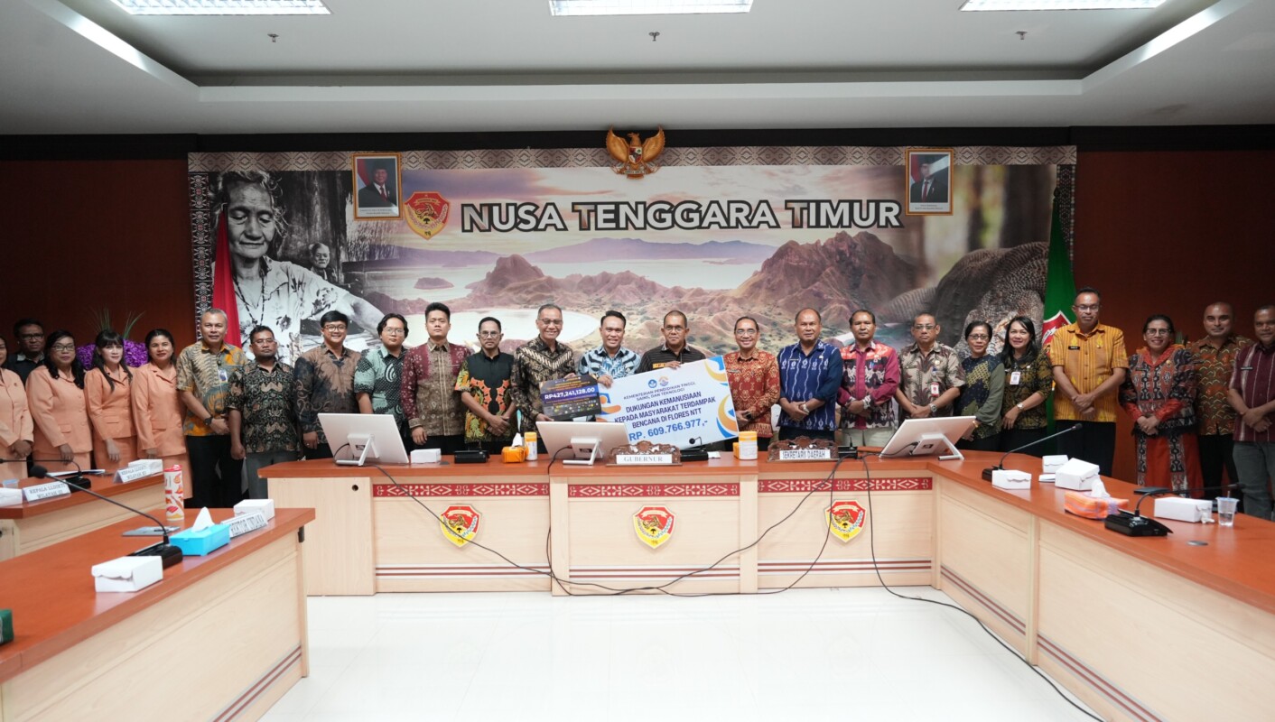 Gubernur NTT Melki Laka Lena gandeng LLDIKTI dan Kemdiktisaintek percepat pemulihan pasca bencana gempa Flores salurkan bantuan Rp1M, Jumat 2 Oktober 2026 di ruang kerja Gubernur NTT: Foto (Biro Pers NTT/Ranakanews.com)